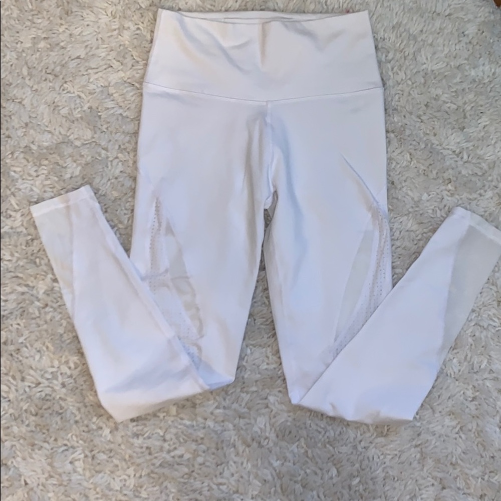 White mesh detail legging